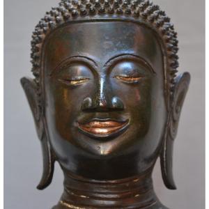 Buste De Bouddha En Bronze Coulé Incrusté d'Or.