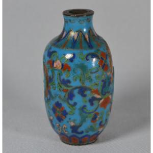 Enameled Copper Snuff Bottle. China Qing Period Qianlong-jiaqing Reign Circa 1800.