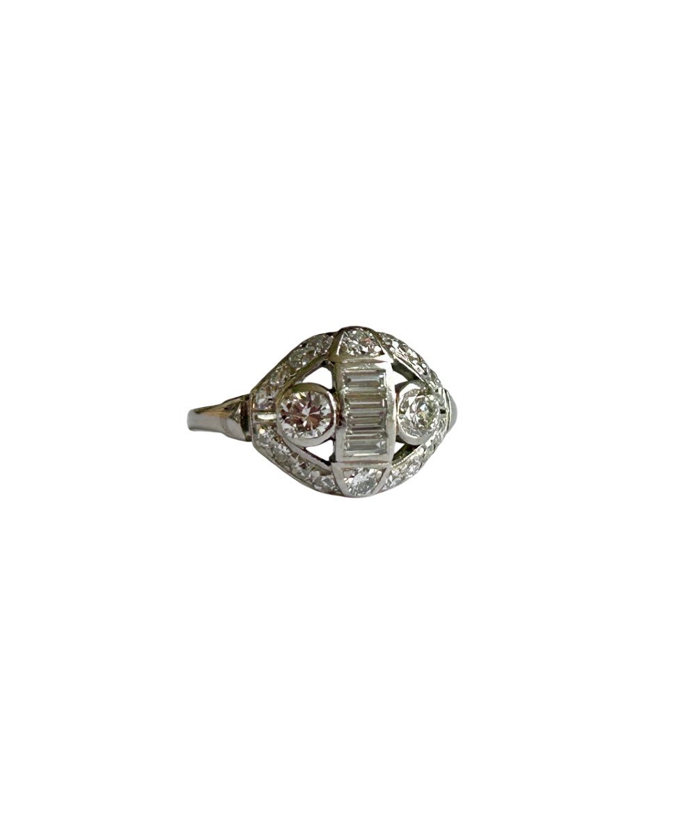 Bague Art Déco En Platine Et Diamants , Circa 1930