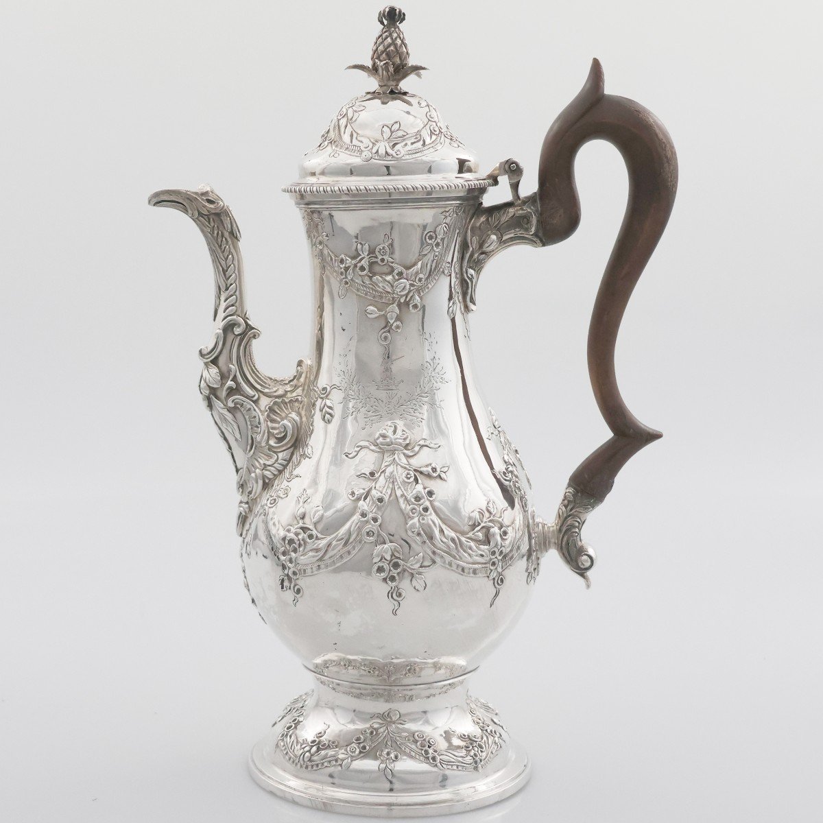 A George III Sterling Silver Coffee Pot, Charles Wright, London, 1771-photo-2