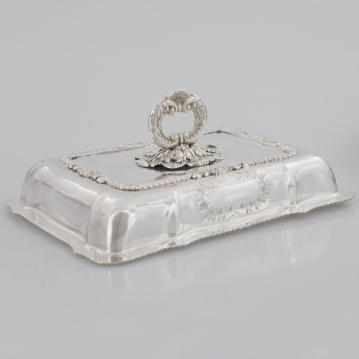 A George IV Sterling Silver Entrée Dish, Cover And Handle, Paul Storr, London, 1821-photo-4