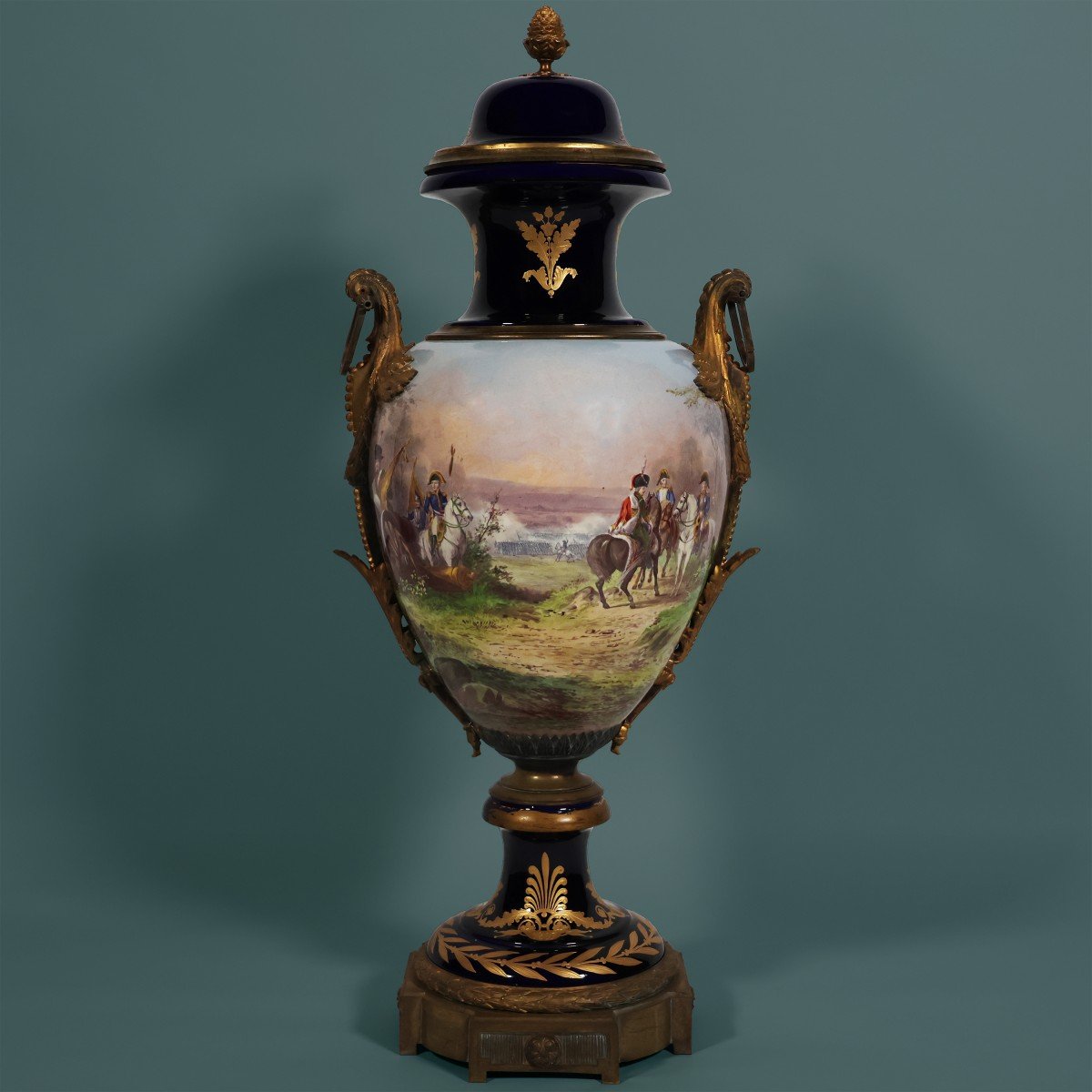 Un grand vase français de style Napoléon, signé H. Desprez, Sèvres. Fin Du XIXe Siècle-photo-2