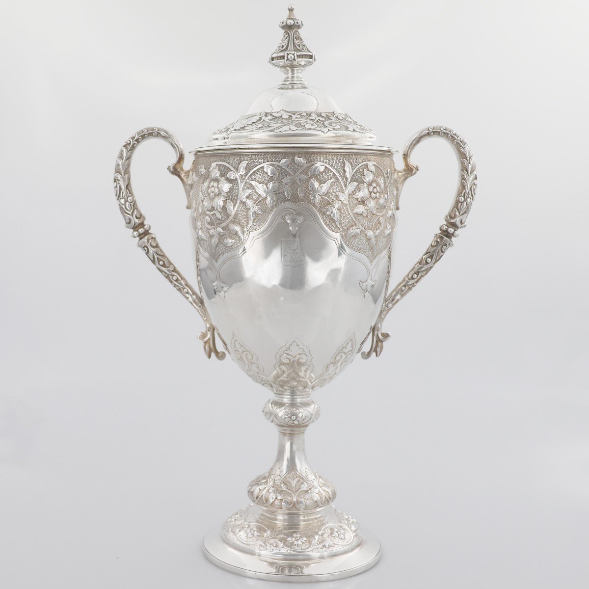 Une coupe trophée en argent sterling Reine Victoria, Richards & Brown, Londres, 1875