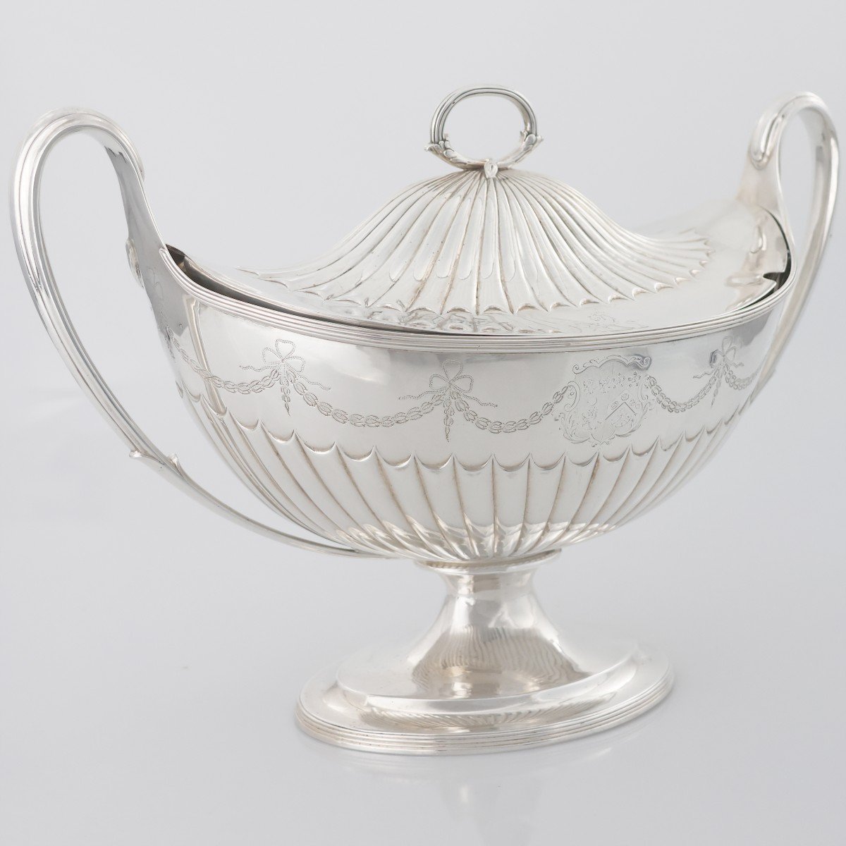 Une soupière en argent sterling george III avec son couvercle, Paul Storr, Londres, 1813-photo-2