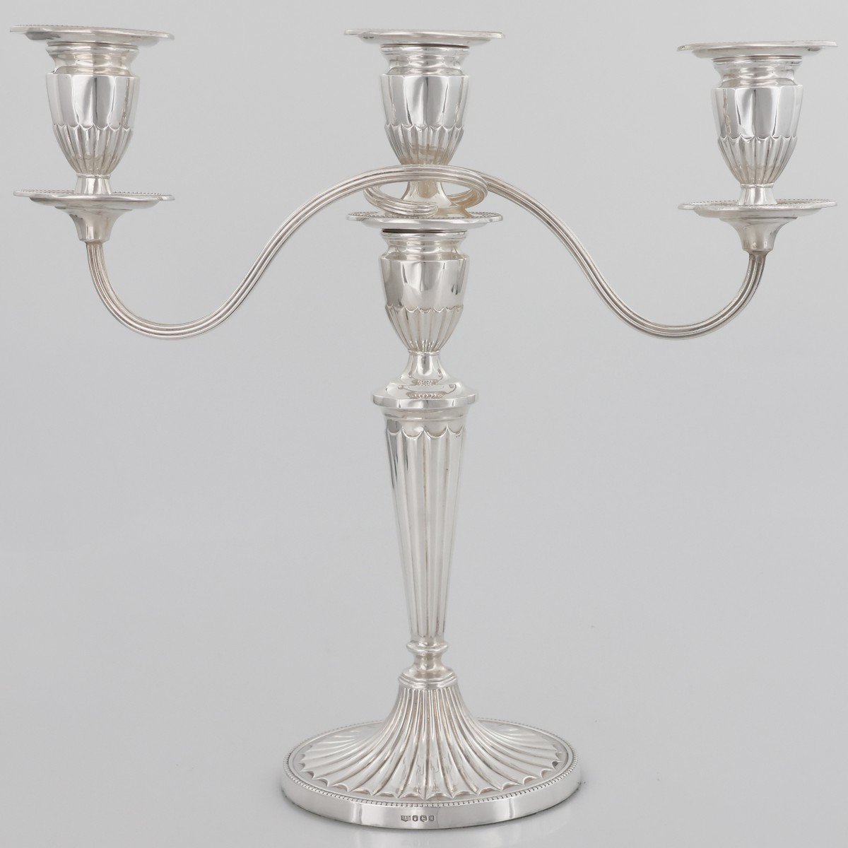 A Queen Elizabeth II Pair Of Sterling Silver Candlesticks, Roberts & Belk Ltd, Sheffield, 1973-photo-3