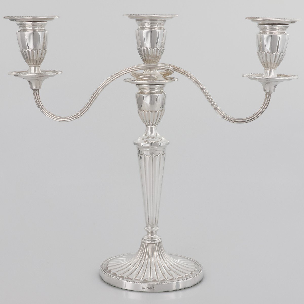 A Queen Elizabeth II Pair Of Sterling Silver Candlesticks, Roberts & Belk Ltd, Sheffield, 1973-photo-4