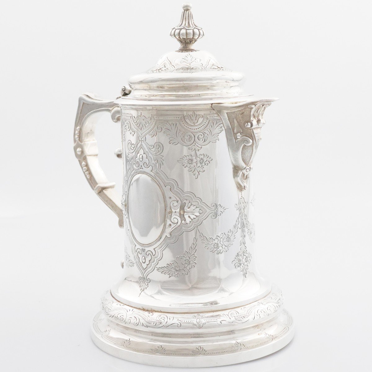 A Victorian Silver Pitcher With Cover, Samuel Samuel Smily Goldsmiths Alliance, London, 1868-photo-3