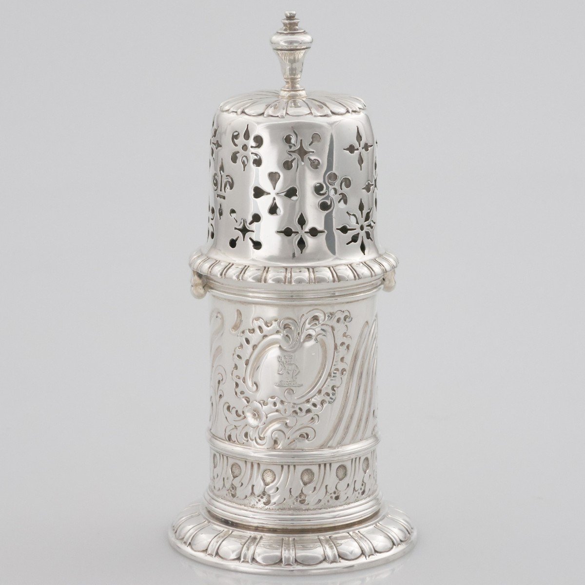 Un poivrier en argent sterling Reine Victoria, Thomas Bradbury & Sons, Londres, 1892