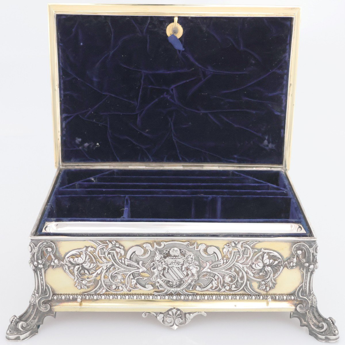 Un coffret à papeterie en argent Reine Victoria, J. S. Hunt, Storr And Mortimer, Londres, 1858-photo-2