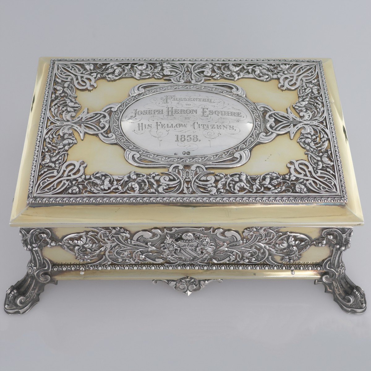 Un coffret à papeterie en argent Reine Victoria, J. S. Hunt, Storr And Mortimer, Londres, 1858-photo-3