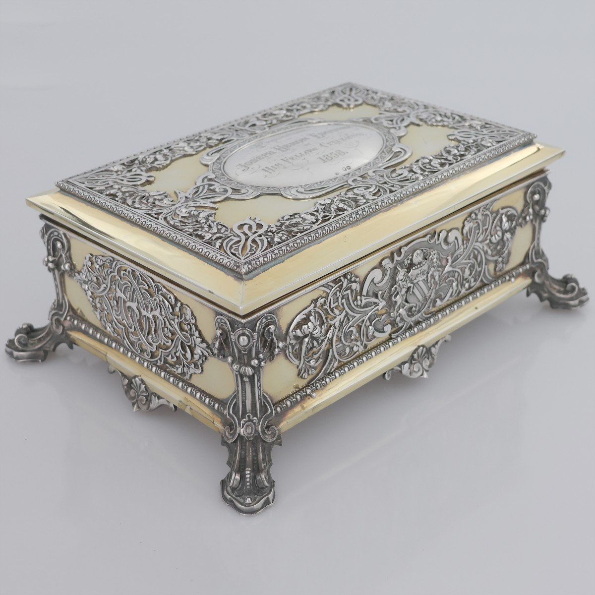 Un coffret à papeterie en argent Reine Victoria, J. S. Hunt, Storr And Mortimer, Londres, 1858