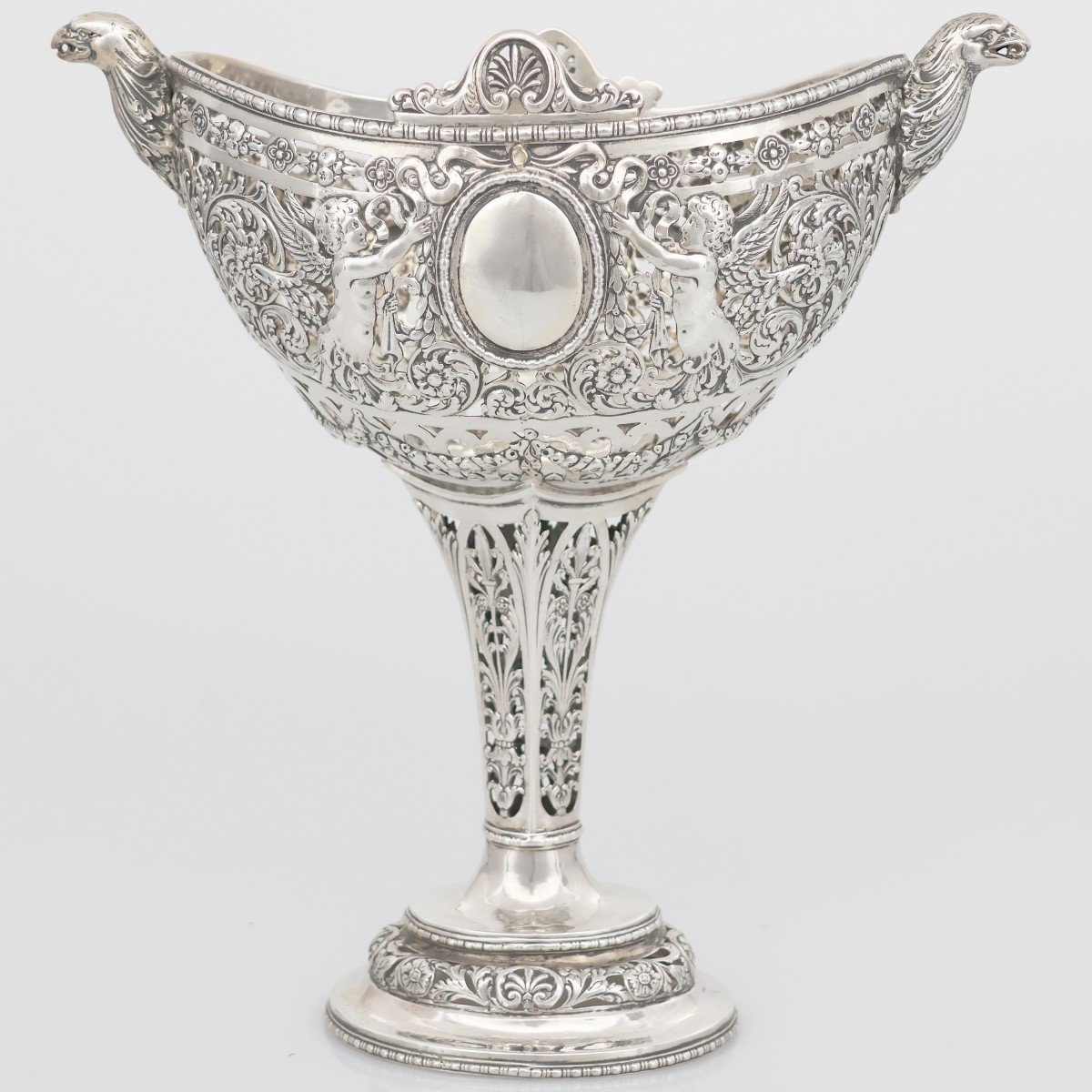 A German Pair Of Silver Openwork, Embossed And Chiseled Cups, Hanau, Late 19th Century-photo-2