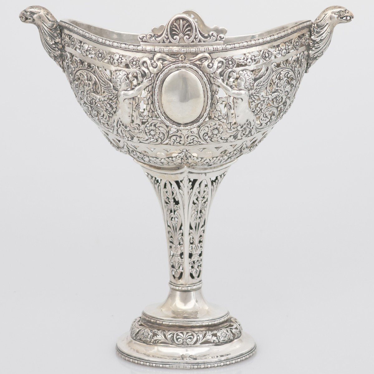 A German Pair Of Silver Openwork, Embossed And Chiseled Cups, Hanau, Late 19th Century-photo-3