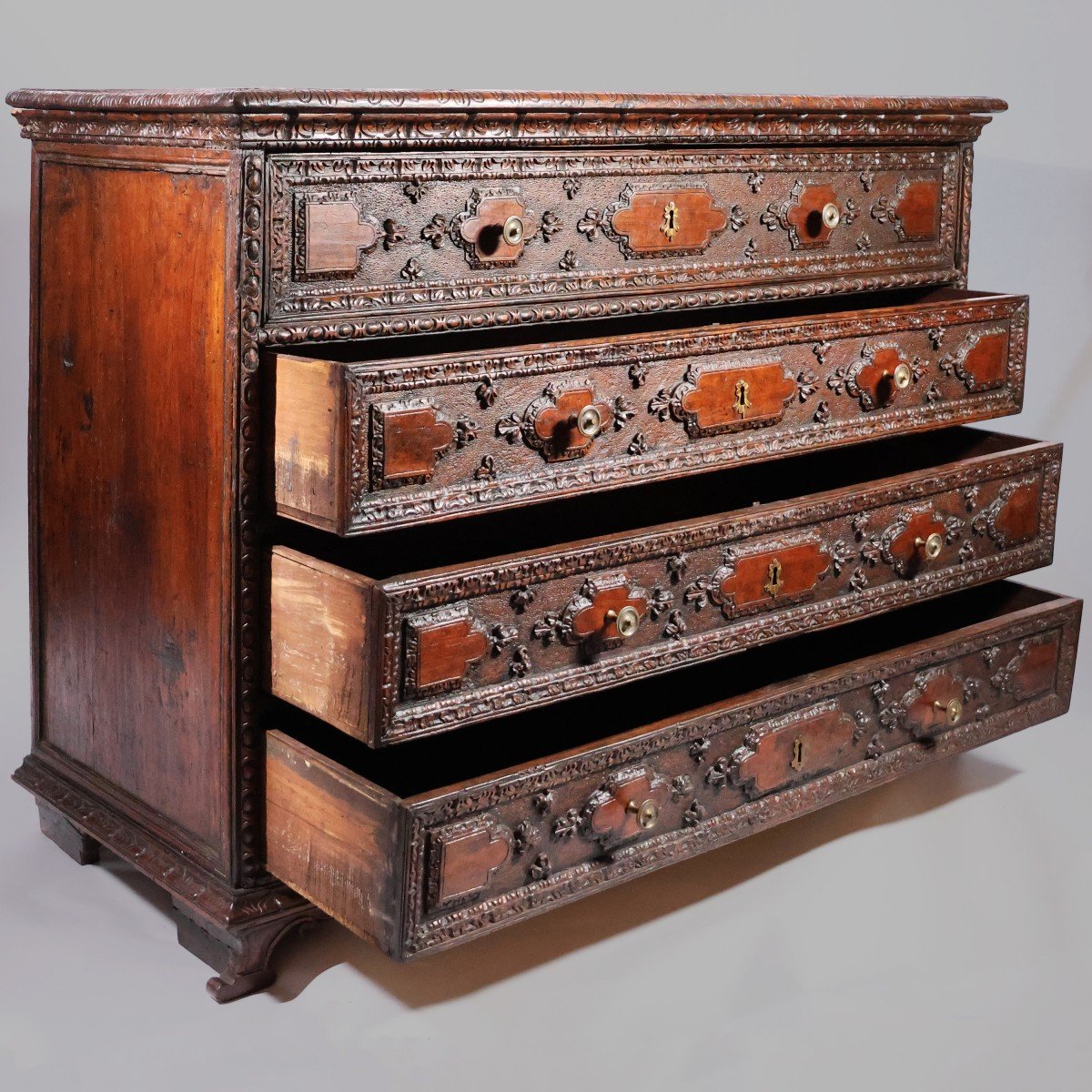 An Italian Carved Walnut Chest Of Drawers, Lombardy, Late 17th Early 18th Century-photo-4