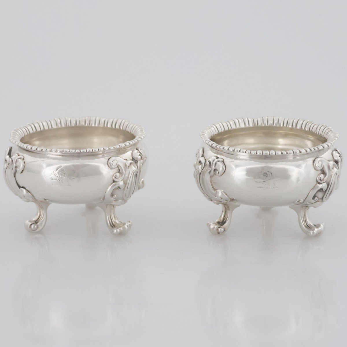 Une paire de salières en argent sterling George IV, Paul Storr, Londres, 1820