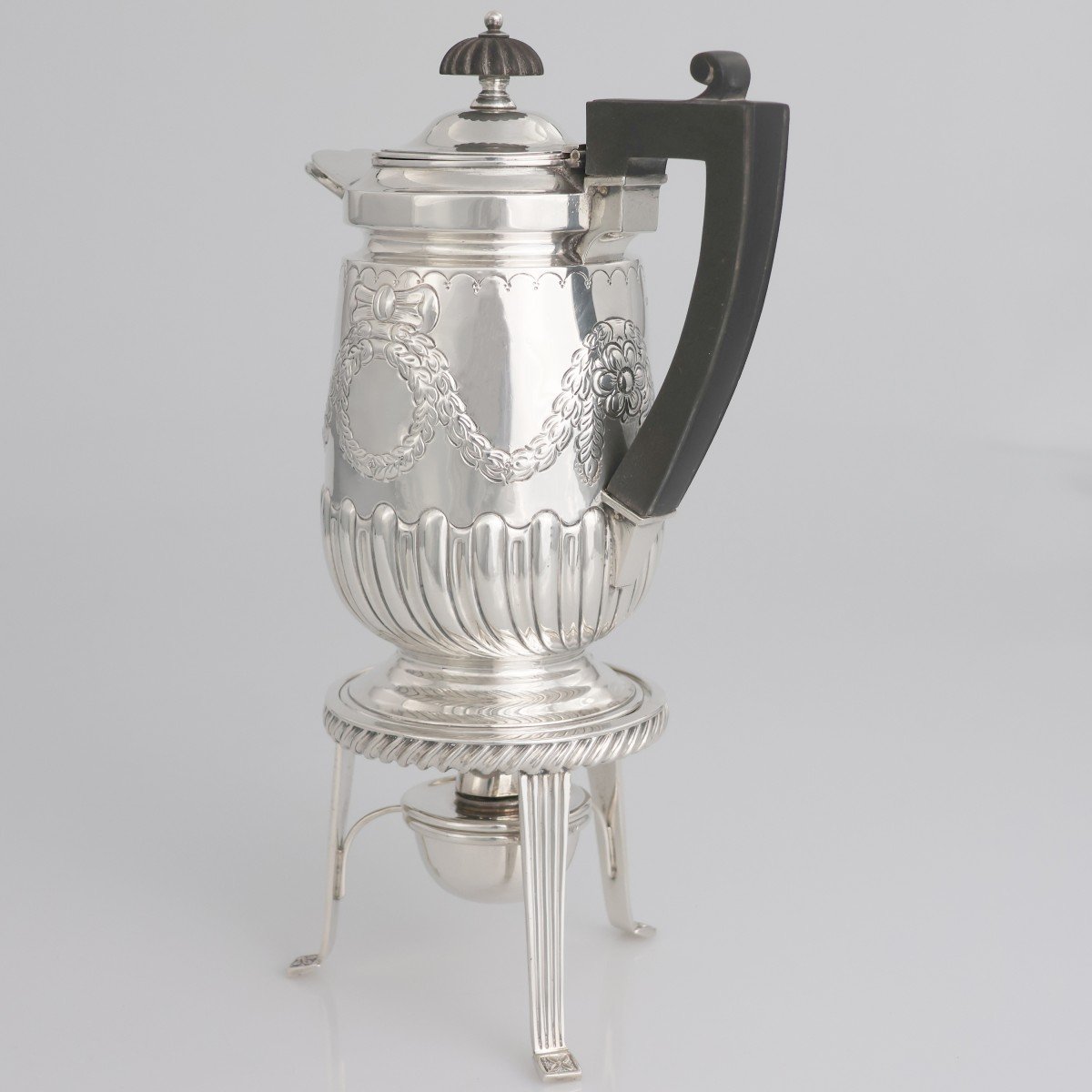 A Victorian Sterling Silver Coffee Pot On Burner Stand; Hawksworth, Eyre & Co Ltd; London, 1898-photo-3