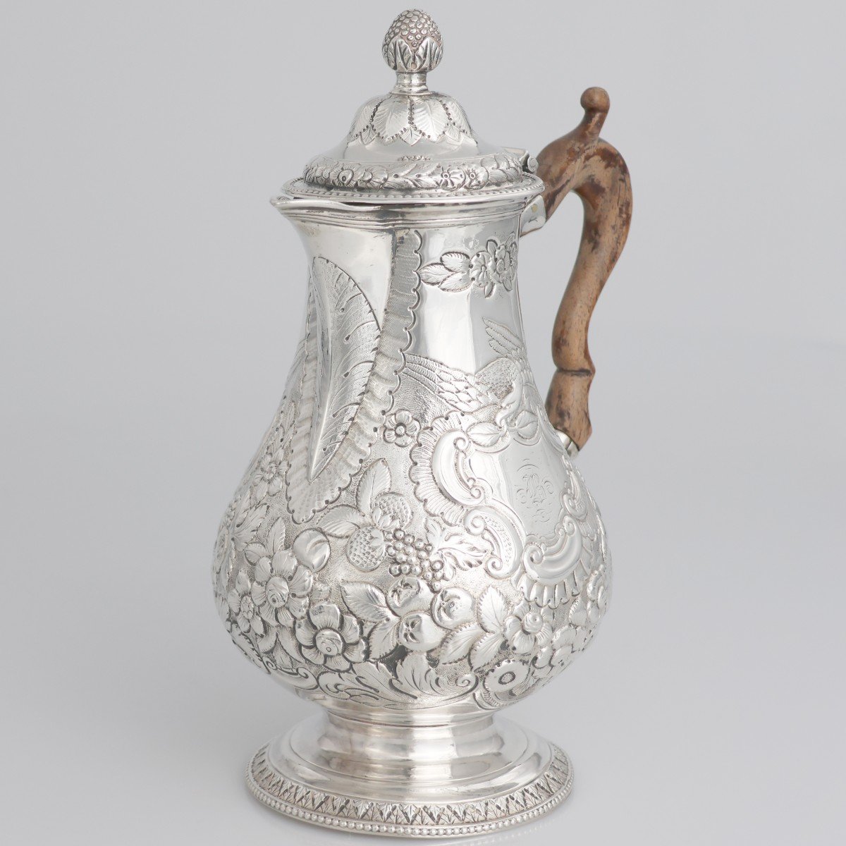 An English Sterling Silver Coffee Pot, 19th Century-photo-2