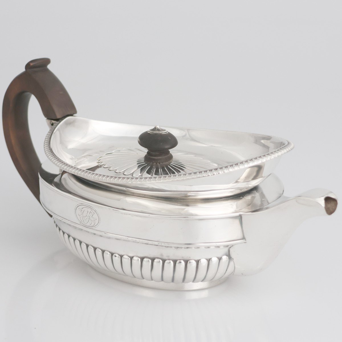 A George III Sterling Silver Teapot, Paul Storr, London, 1810-photo-2