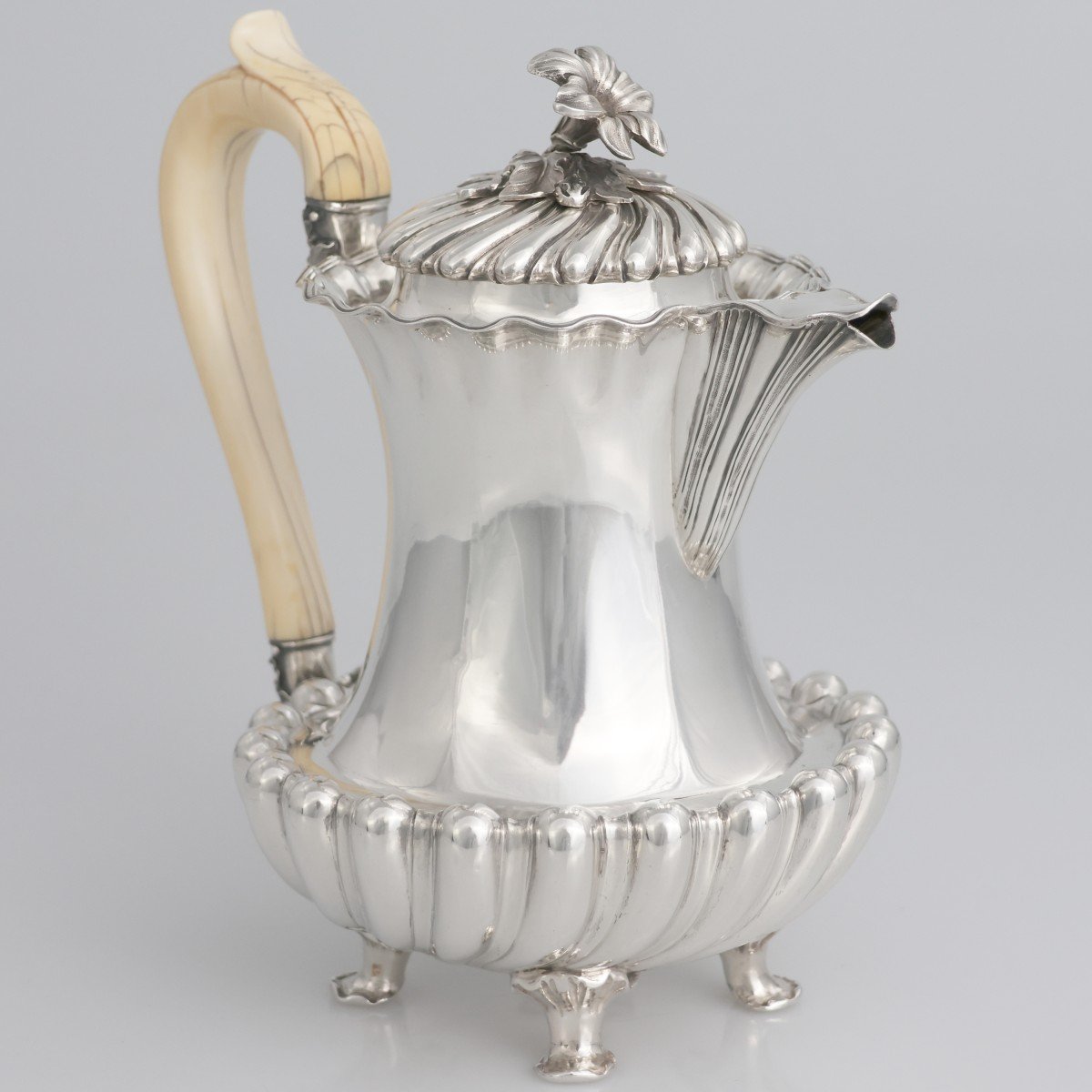 Une cafetière en argent sterling Guillaume IV, Paul Storr, Londres, 1830-photo-2