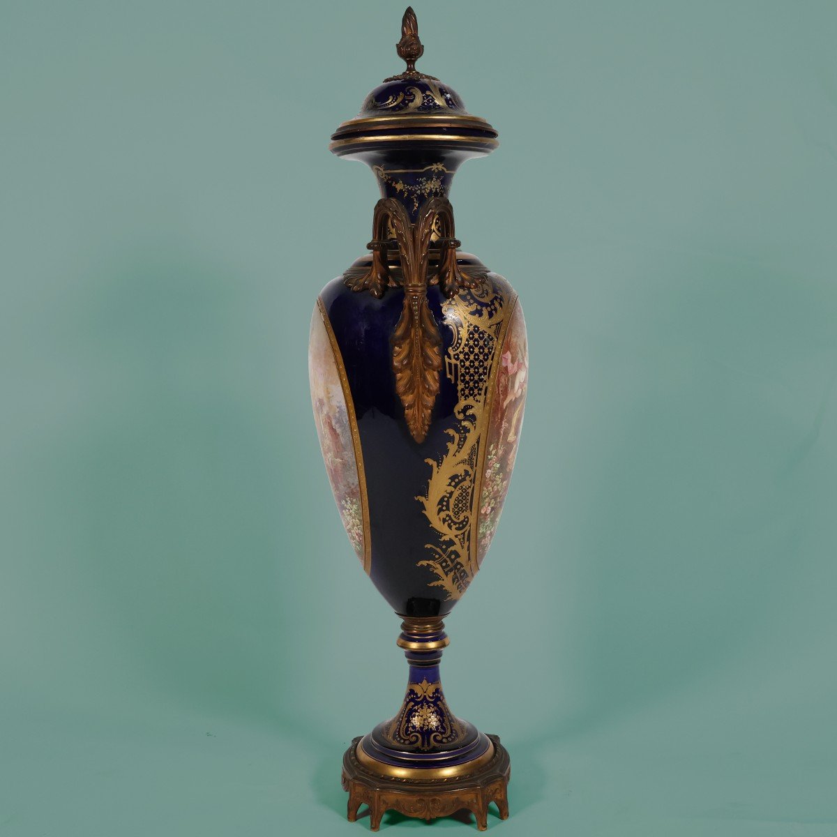 A French Vase In The Sèvres Style. Painted Signed Poitevin. Late 19th Century-photo-2