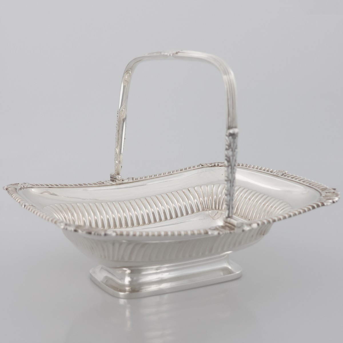 Un panier en argent sterling George III, Paul Storr, Londres, 1818-photo-2