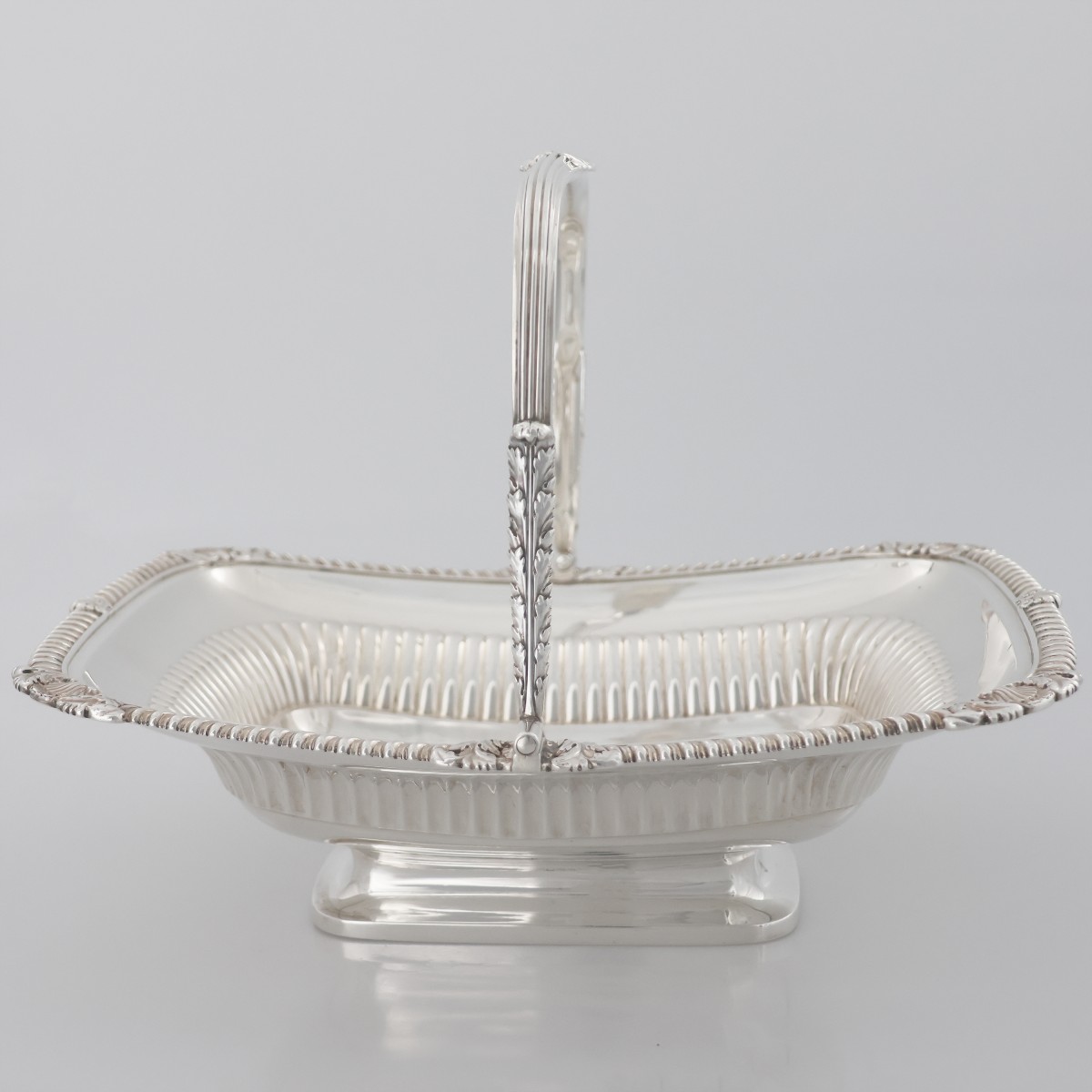 Un panier en argent sterling George III, Paul Storr, Londres, 1818-photo-3