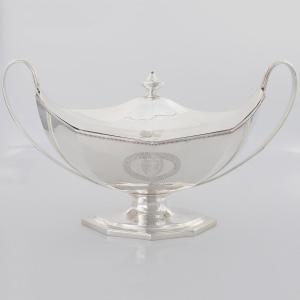 Une soupière avec couvercle en argent sterling George Iv, Henry Chawner, Londres, 1828