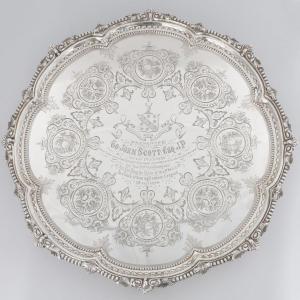 Un plateau en argent sterling Reine Victoria, Martin, Hall & Co Ltd, Londres, 1888