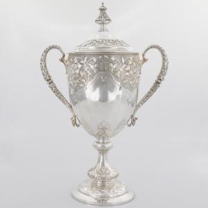 Une coupe trophée en argent sterling Reine Victoria, Richards & Brown, Londres, 1875