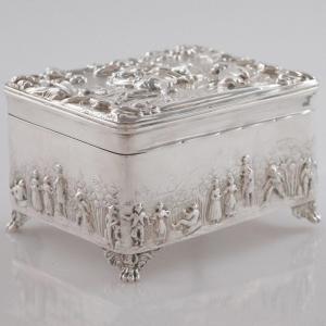 Une boîte en argent sterling Reine Victoria, Chester, 1890-1899