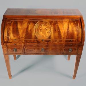 A North Italian Bureau à Cylindre Veneered In Walnut Burl, Piedmont, 18th Century