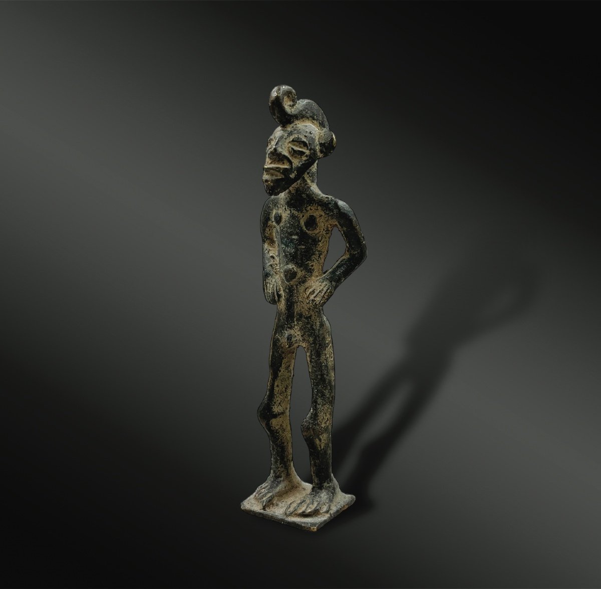 Statuette Figurant Un Personnage Masculin - Culture Sénufo, Côte D’ivoire - XIXème Siècle