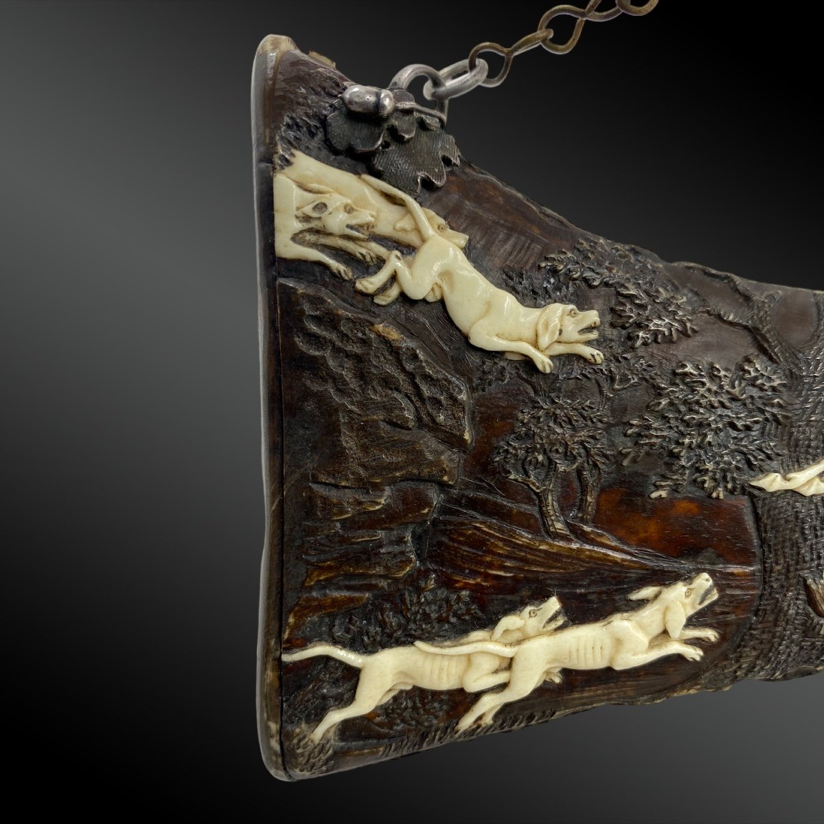 Powder Pear In Deer Antler Decorated With Hunting Scenes Germany, Black Forest-photo-3