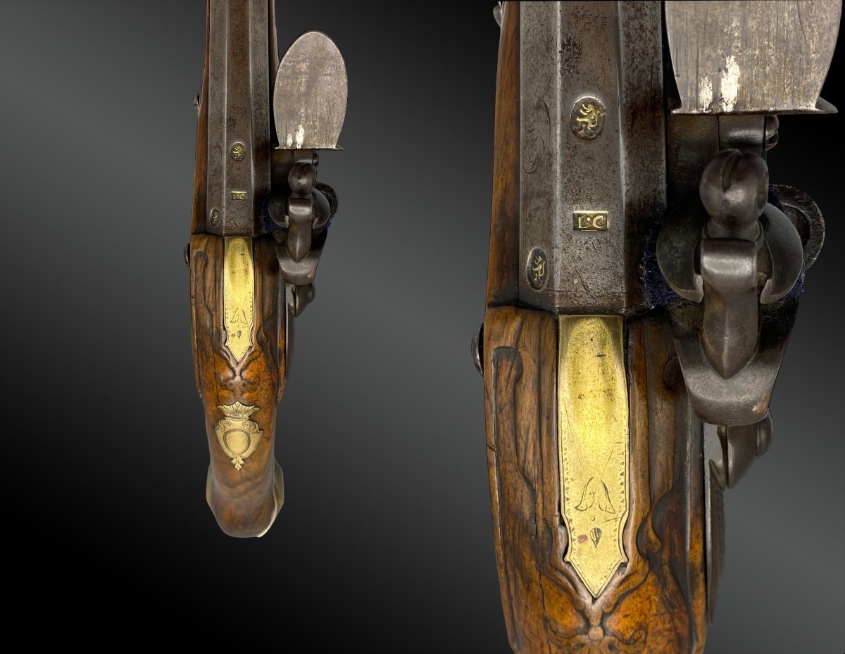 Flintlock Pistol France, 18th Century. In Paris-photo-3