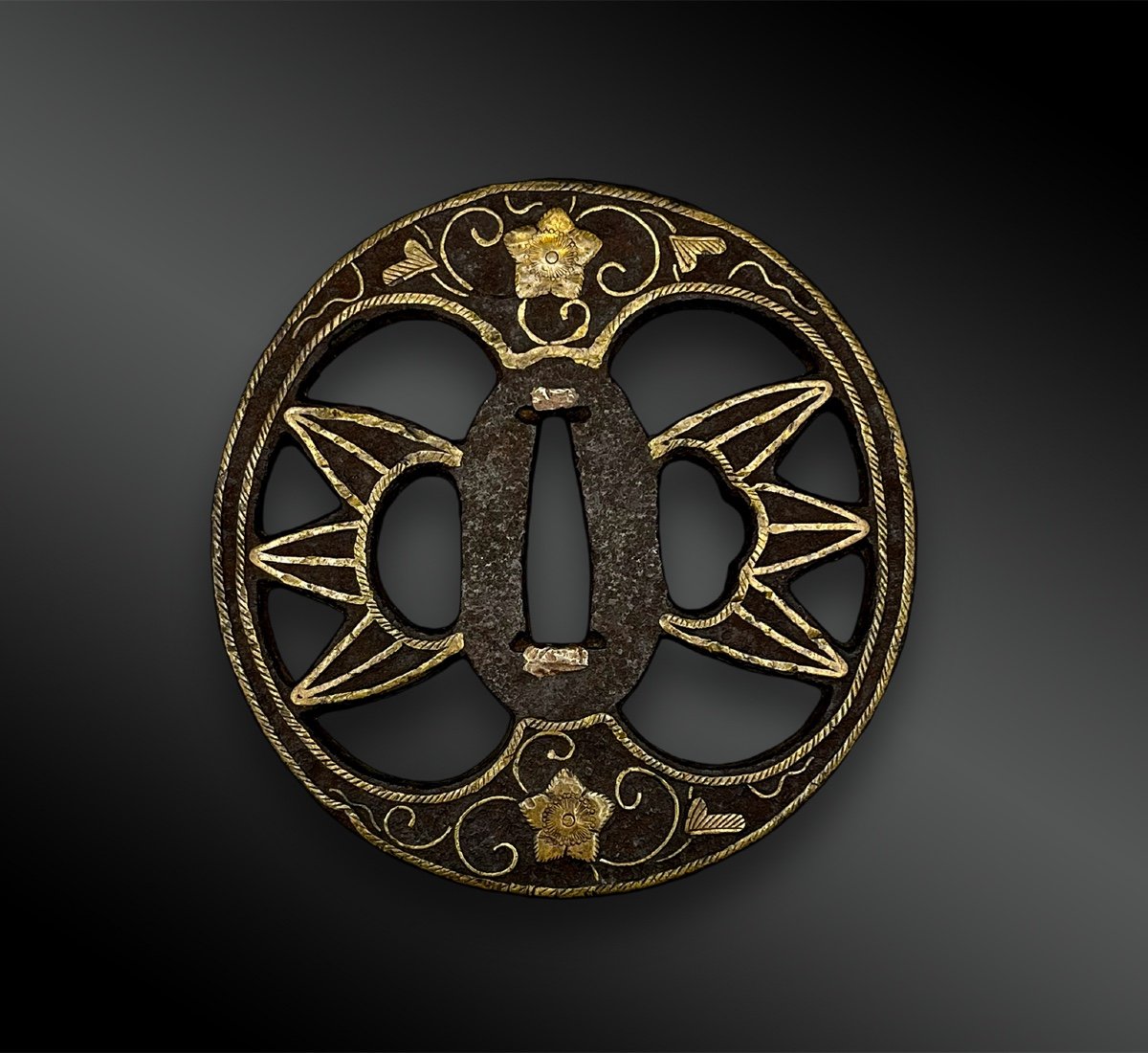 Tsuba Maru Gata - Japan - Azuchi Momoyama Period (1573-1603)