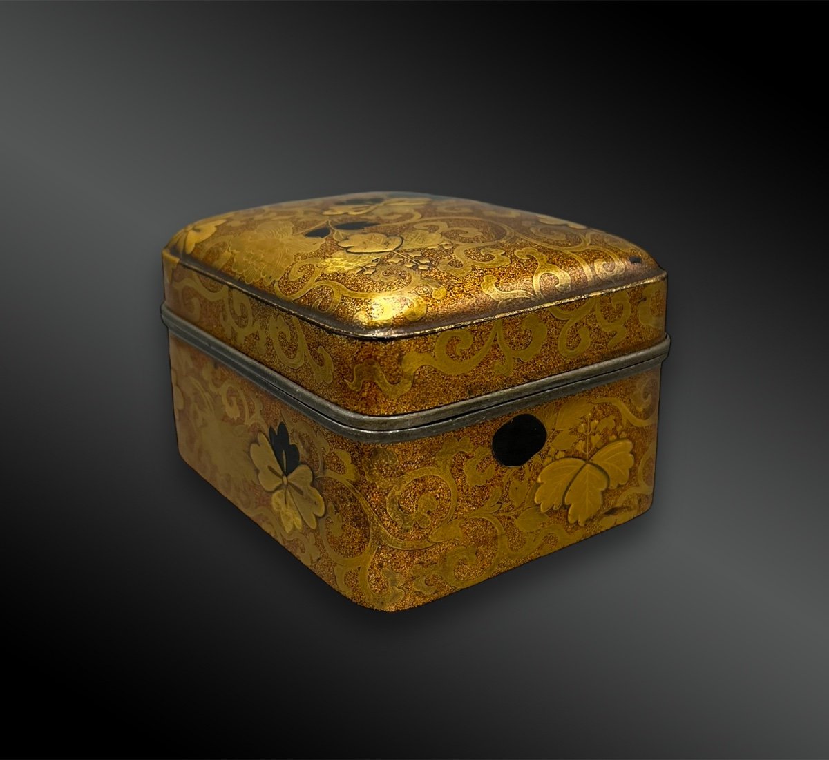 Flower Decorated Box - Japan - Edo Period (1603-1868)-photo-2