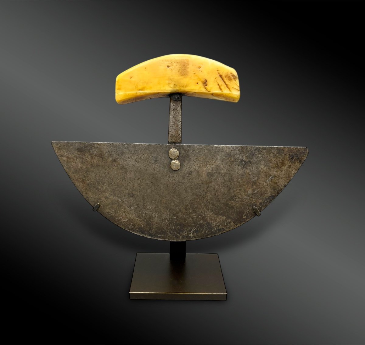 Ulu Woman's Knife - Nunavut Culture, Canada - 19th Century