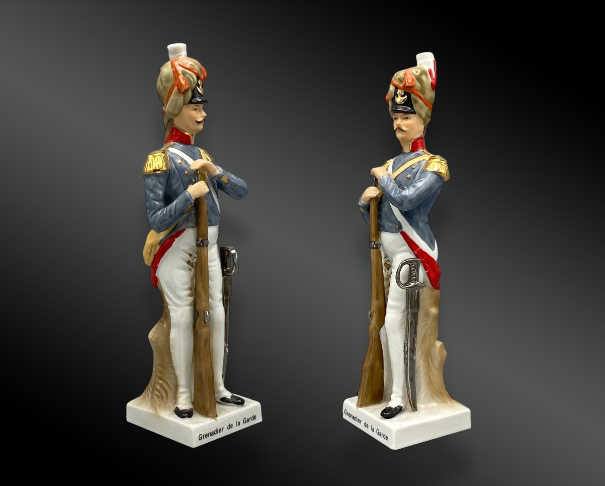 Porcelaine – Grenadier De La Garde - France XXème Siècle-photo-2