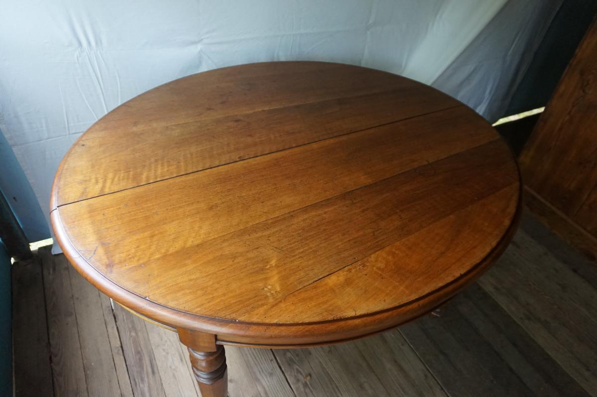 Oval Table With 6 Feet-photo-2