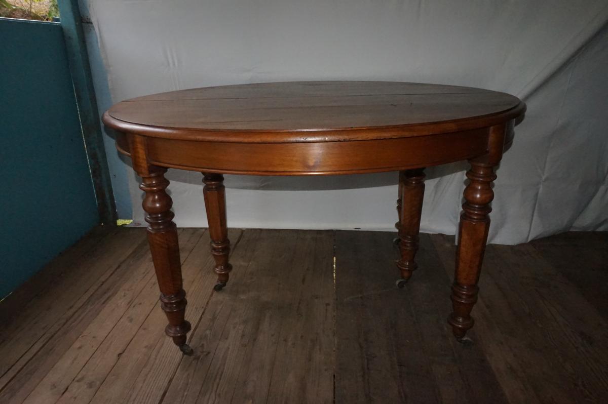 Oval Table With 6 Feet-photo-3