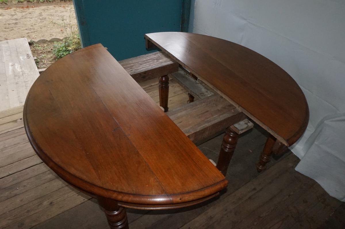 Oval Table With 6 Feet-photo-2