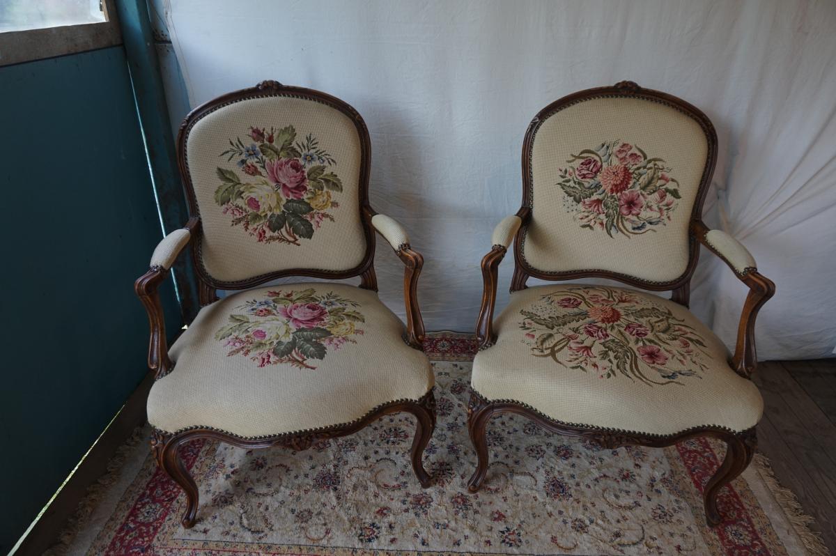 Paire De Fauteuil A La Reine Style Louis XV