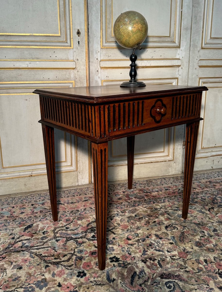 Table D époque Louis XVI En Cerisier 18 Eme Siècle 