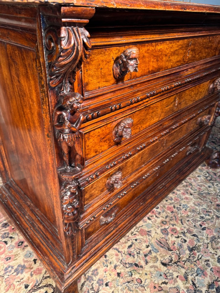 Bambocci Genoese Chest Of Drawers In Walnut, Late 17th Century -photo-4