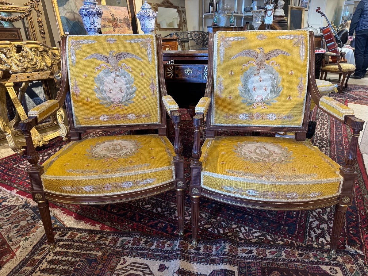 Paire De Fauteuils Louis XVI Acajou Et Bronzes-photo-2