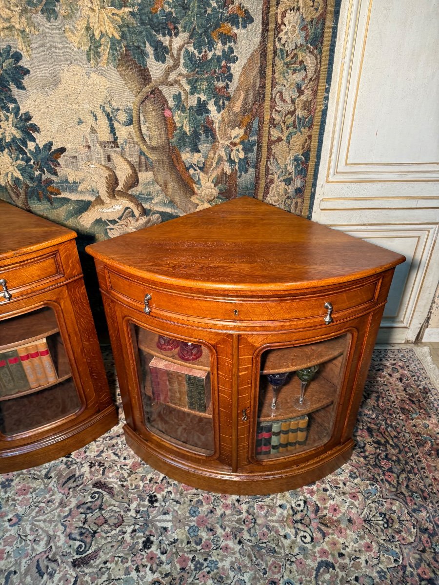 Pair Of 19th Century Oak Glazed Corner Cupboards -photo-4