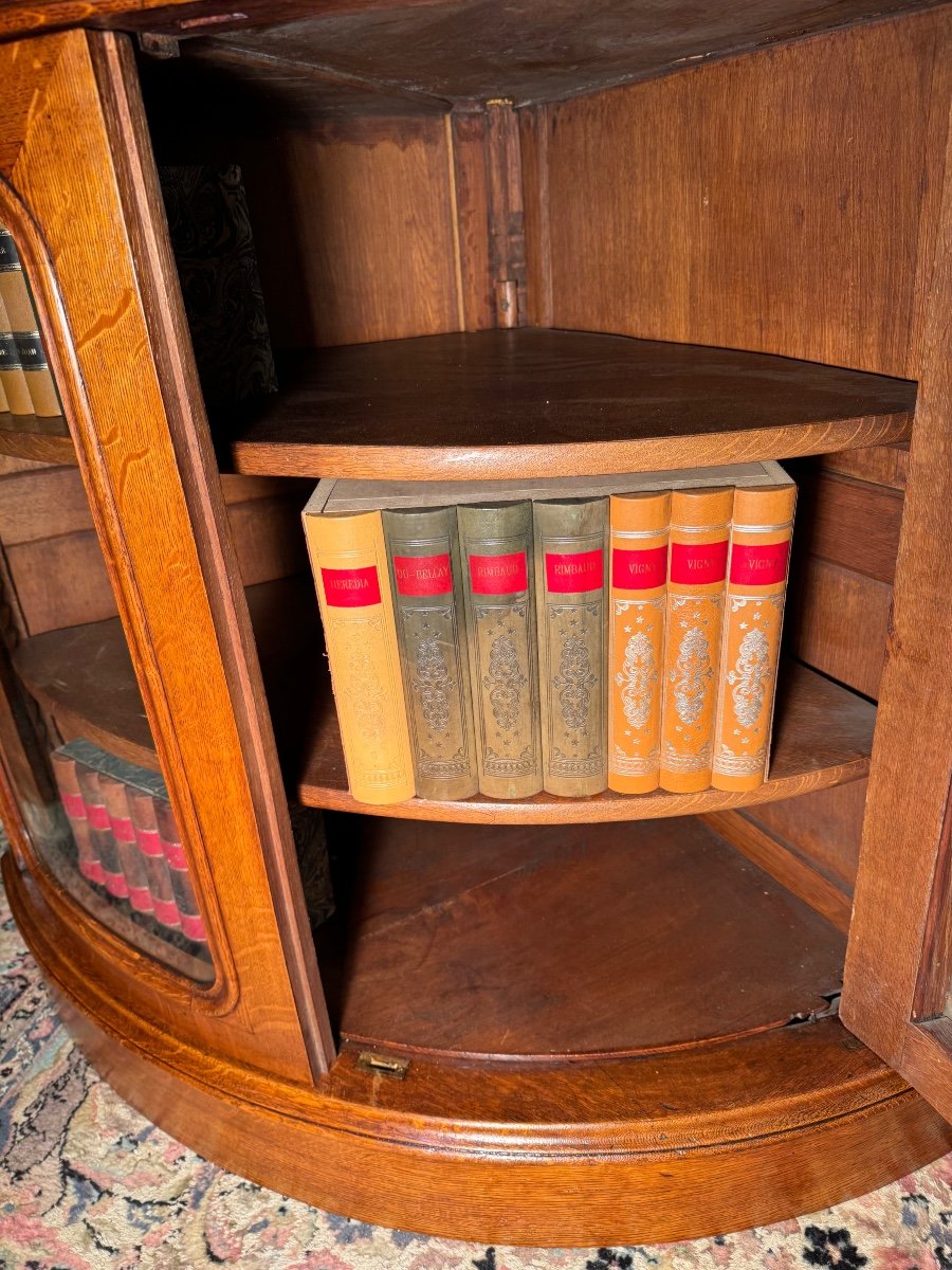 Pair Of 19th Century Oak Glazed Corner Cupboards -photo-7