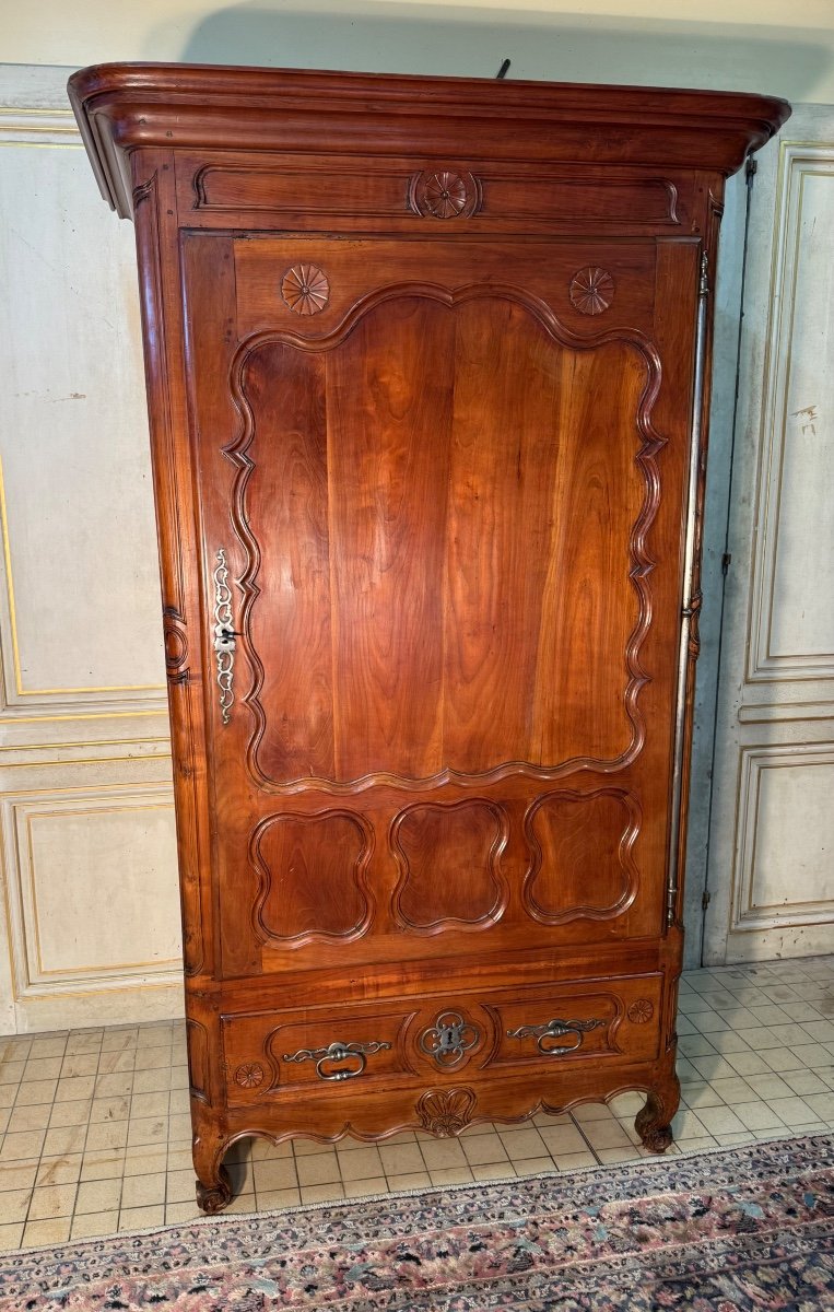 18th Century Cherry Wood Charentaise Bonnetiere -photo-2