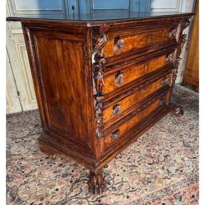 Bambocci Genoese Chest Of Drawers In Walnut, Late 17th Century 