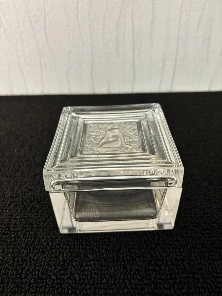 Lalique Lalique Crystal Powder Box-photo-3